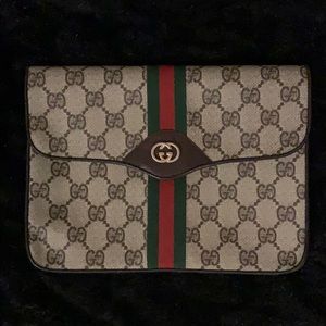 Vintage Gucci clutch